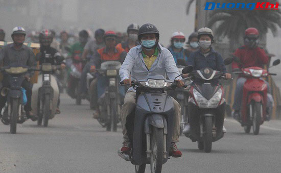 Số lượng phương tiện tham gia giao thông quá lớn là một trong những nguyên dân gây ô nhiễm. Ảnh 4