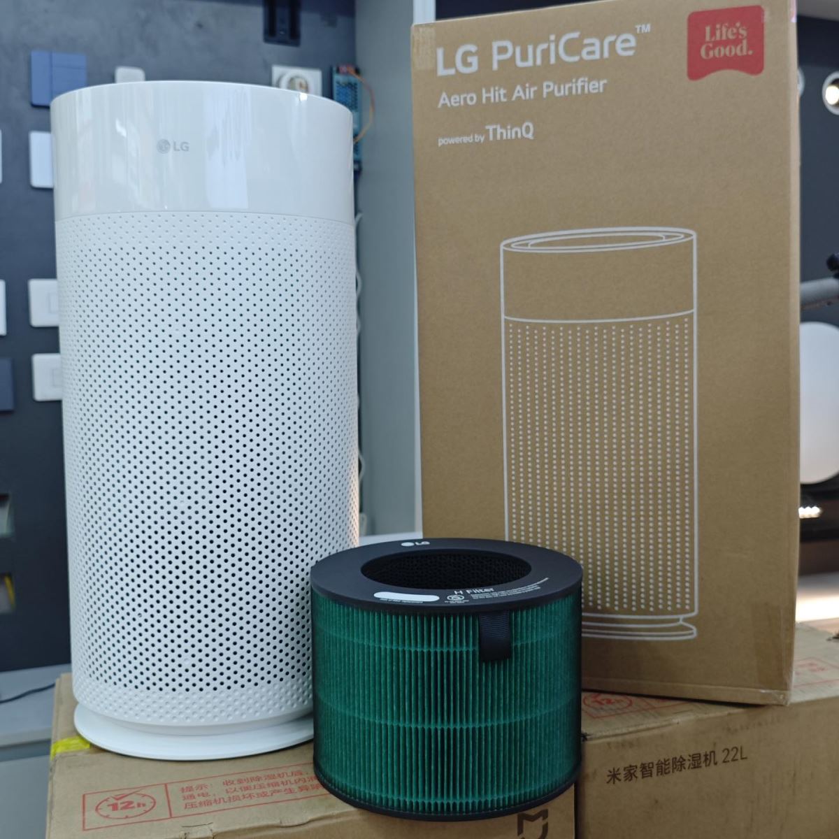 Máy lọc không khí LG PuriCare Aero Hit AS35GGW10  2